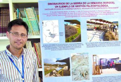 FOTOFidel Torcida, director del Museo de Dinosaurios, presentó a 160  expertos de varios países el proyecto burgalés. CAS