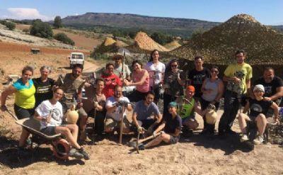 FOTOEquipo de excavadores, voluntarios e investigadores de esta campaña en Torrelara