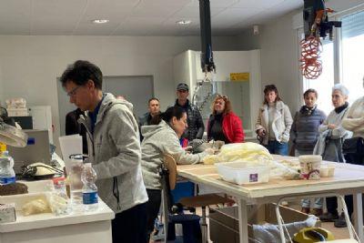 FOTO:Jornada de Puertas Abiertas en el nuevo laboratorio de restauración del Museo de Dinosaurios de Salas. FOTOJornada de Puertas Abiertas en el nuevo laboratorio de restauración del Museo de Dinosaurios de Salas.