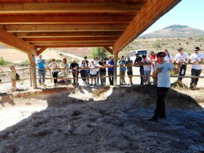 FOTO:Visit to the Sereas 7 site where the Iniestapodus footprints were located. Photo: C.A.S. FOTOVisit to the Sereas 7 site where the Iniestapodus footprints were located. Photo: C.A.S.