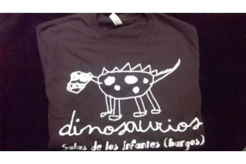Camiseta dinosaurios Salas negra